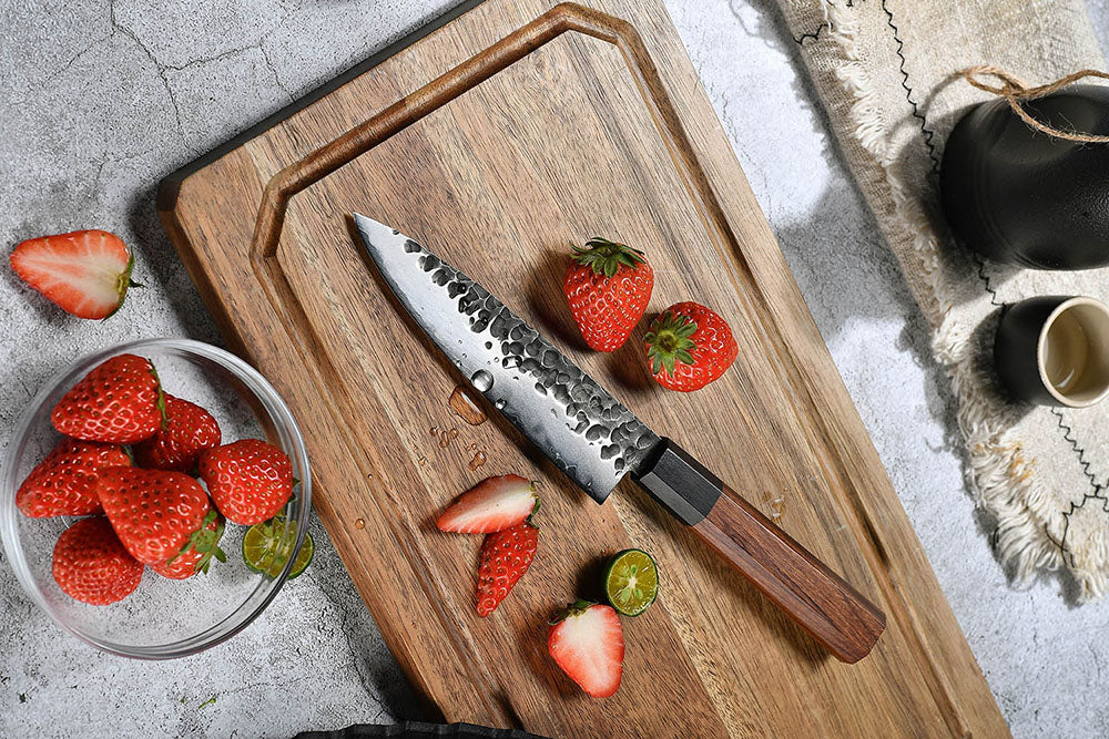 Three Best Kitchen Knives For Beginner Cooks